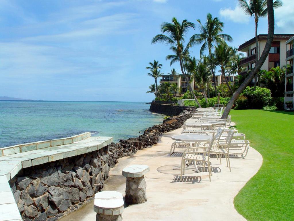Kaleialoha Condominiums Lahaina Exterior photo